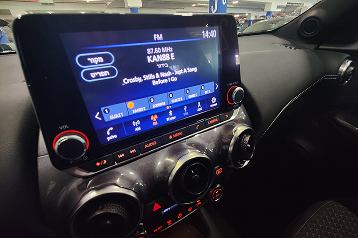 ניסאן ג'וק-e-Hybrid-פנים הרכב