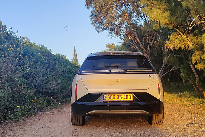 זיקר X קריפטון ZEEKR X KRYPTON מבט אחורי