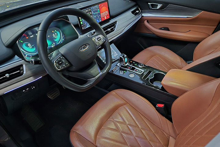 צ'רי טיגו 8 פרו - פנים הרכב