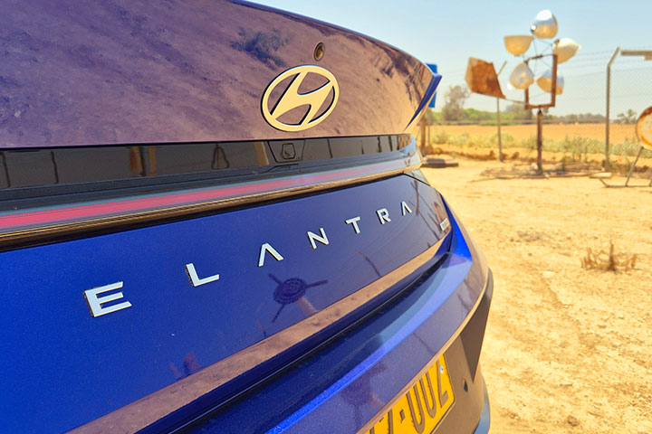 יונדאי אלנטרה היברידית במבחן דרכים