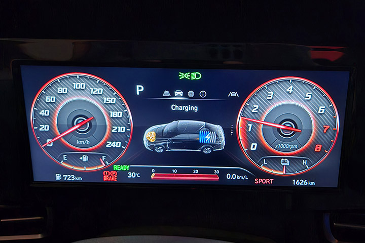 יונדאי אלנטרה היברידית - לוח מחוונים