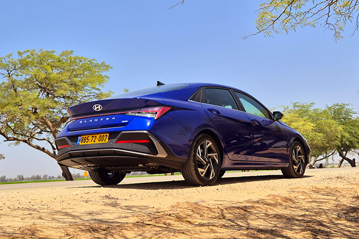 יונדאי אלנטרה היברידית