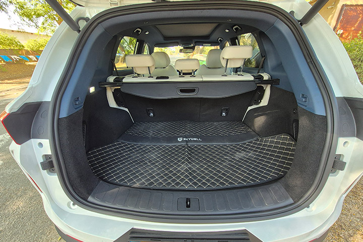 סקייוול ET5 XR PRO - תא מטען