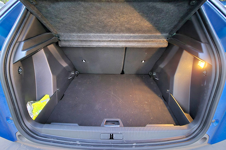 פיג'ו 2008 GT- תא מטען