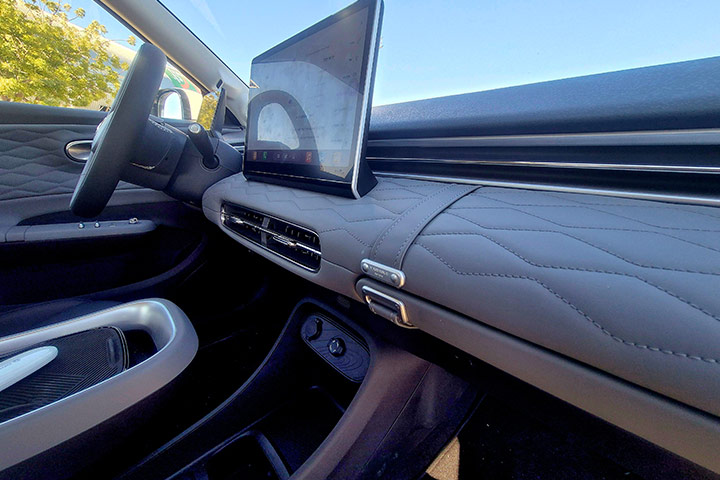 פנים הרכב - Dongfeng Box דונגפנג בוקס