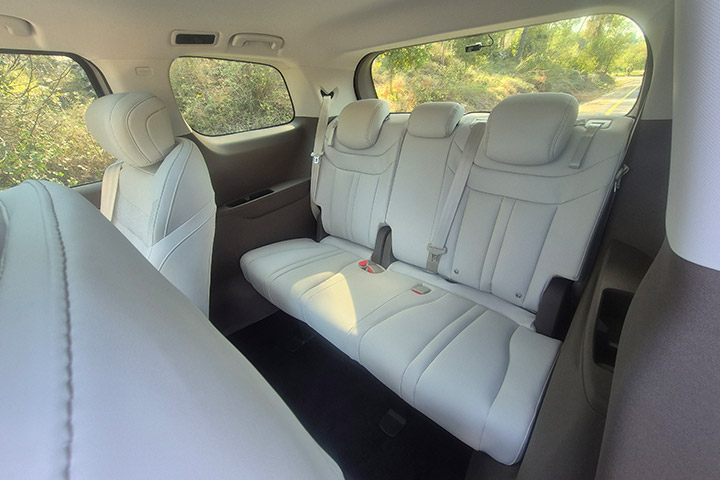 מושב שלישי - MAXUS MIFA 7 מקסוס מיפה