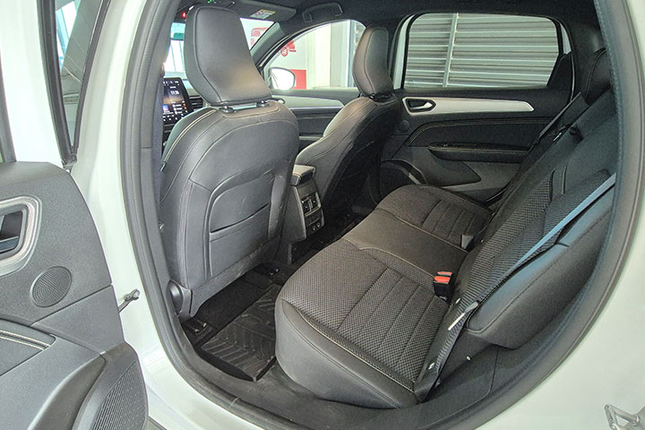 מושב אחורי - קארדייט - E-TECH Hybrid רנו ארקנה