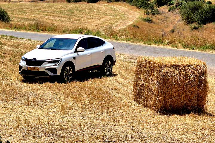 car date -במבחן דרכים E-TECH Hybrid רנו ארקנה