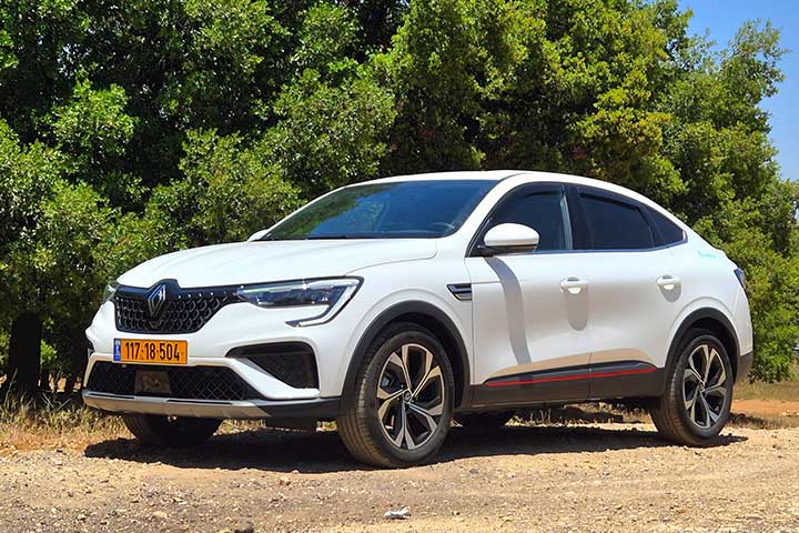 car date -במבחן דרכים E-TECH Hybrid רנו ארקנה