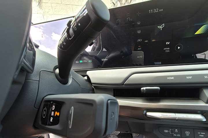 קיה בהשקה - פנים הרכב - קארדייט KIA EV3