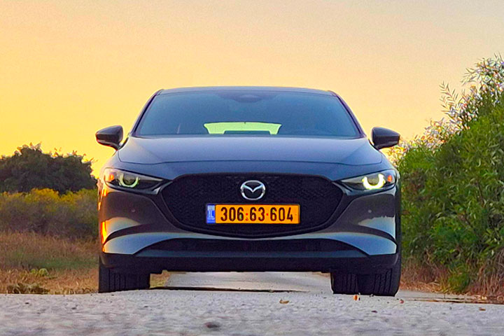 קארדייט - מאזדה 3 טורבו במבחן דרכים - מבט קדמי