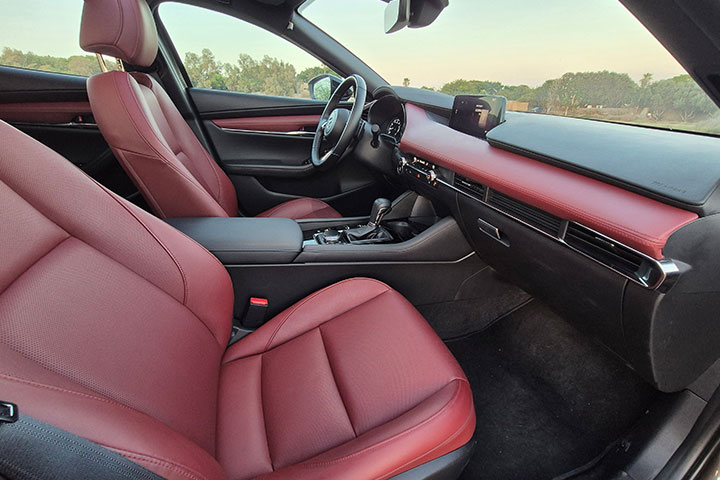 cardate - מאזדה 3 טורבו - מושב קדמי