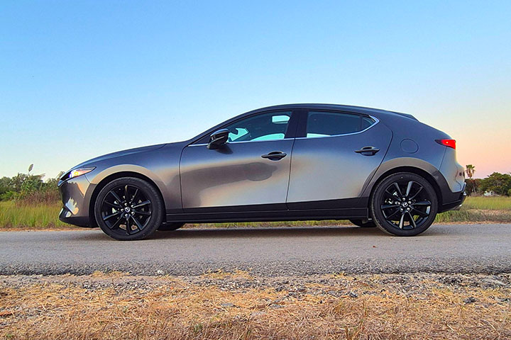 car date - מאזדה 3 טורבו במבחן דרכים