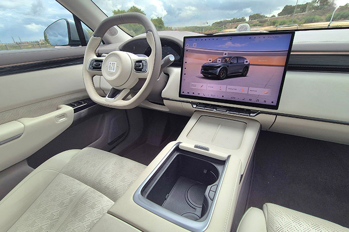 cardate - פנים הרכב - KRYPTON ZEEKR 7X זיקר