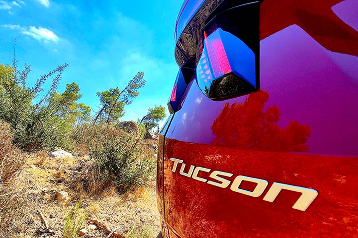 cardate - יונדאי טוסון היברידי במבחן דרכים