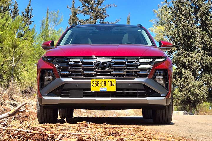 cardate - יונדאי טוסון היברידי - מבט קדמי