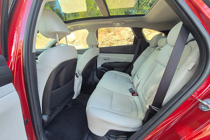 cardate - יונדאי טוסון היברידי - מושב אחורי