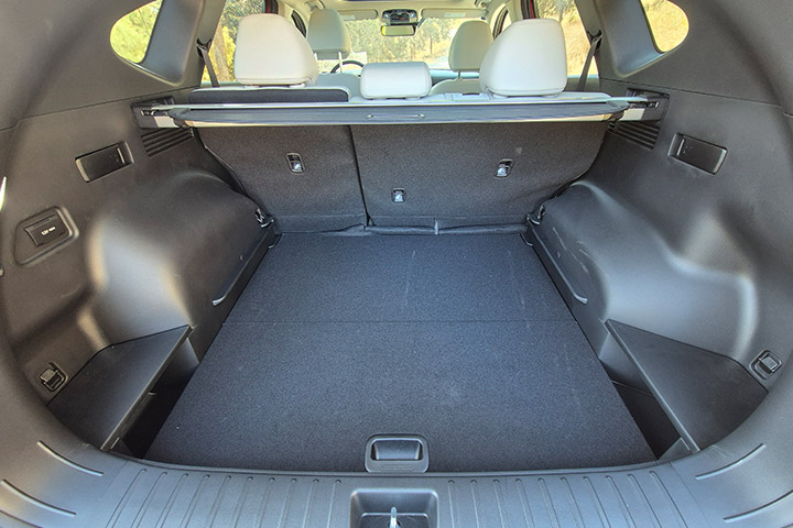 cardate - יונדאי טוסון היברידי - תא מטען