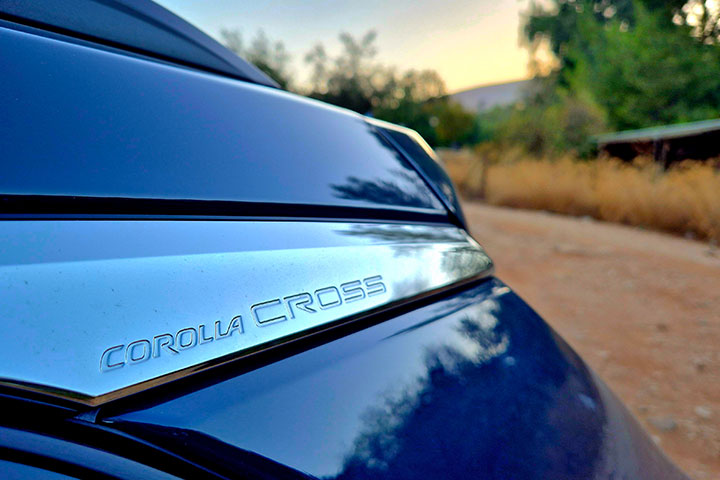 טויוטה קורולה קרוס המעודכנת - cardate