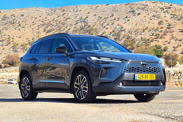 טויוטה קורולה קרוס המעודכנת במבחן דרכים - קארדייט