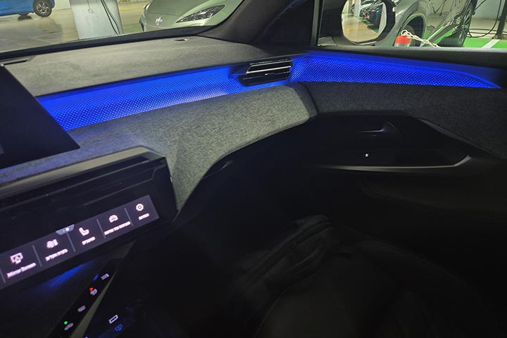 cardate - פנים הרכב - PEUGEOT 5008 פיג'ו