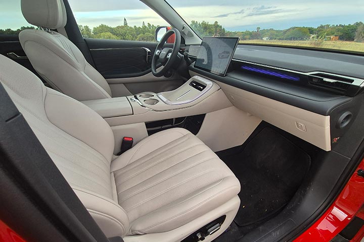 car date - פנים הרכב - GAC AION V איון