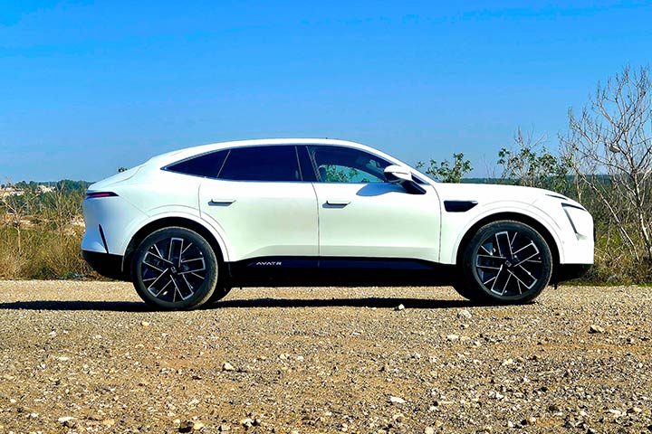 cardate - מבט צד - AVATR 11 אוואטר