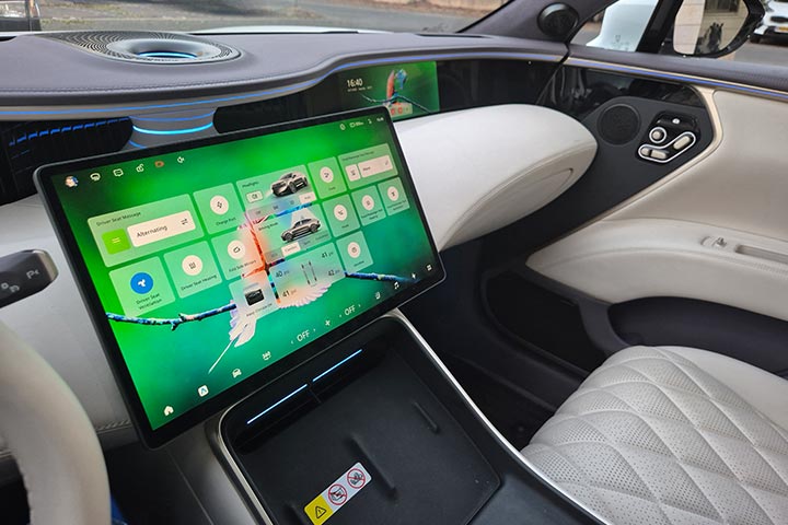 cardate - פנים הרכב - AVATR 11 אוואטר