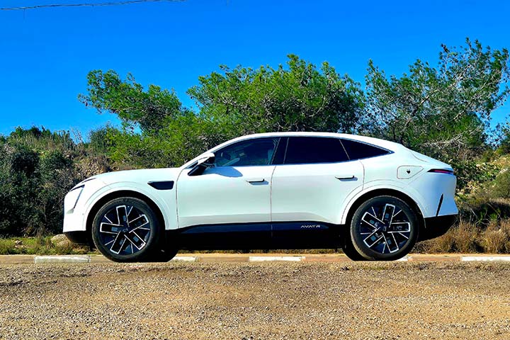 במבחן דרכים - קארדייט AVATR 11 אוואטר