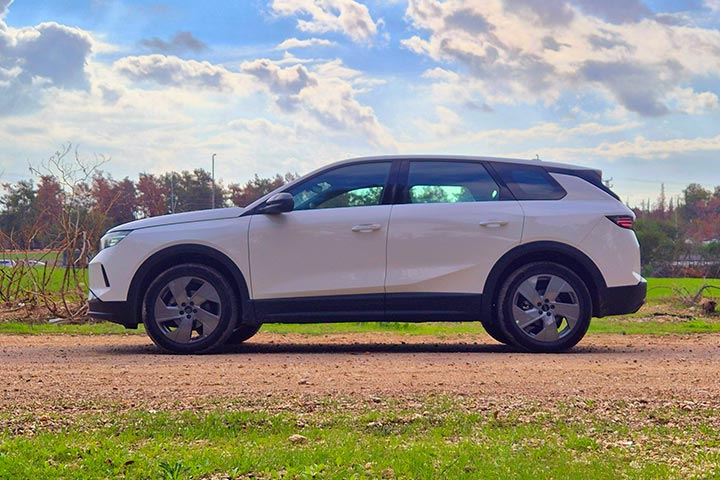 car date - אופל גרנדלנד - מבט צד OPEL Grandland