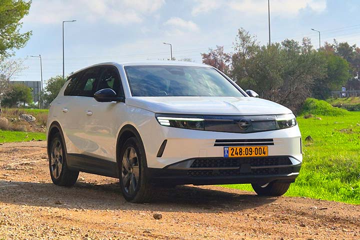 אופל גרנדלנד - קאר דייט OPEL Grandland במבחן דרכים