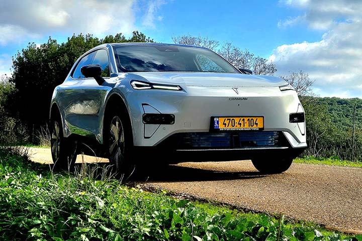 במבחן דרכים - קאר דייט Changan Deepal S05 צ'אנגאן דיפאל