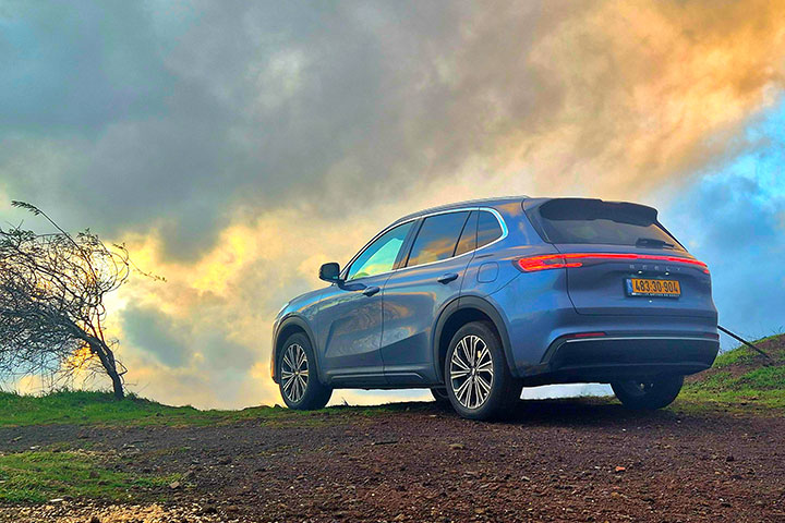 במבחן דרכים - קארדייט GEELY STARRAY ג'ילי