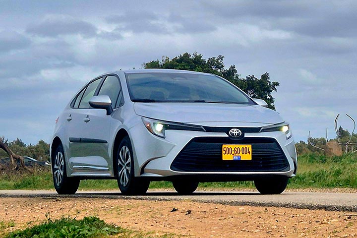 החדשה במבחן דרכים - קארדייט Toyota Corolla טויוטה קורולה