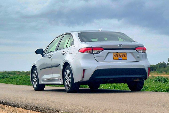 החדשה במבחן דרכים - קארדייט Toyota Corolla טויוטה קורולה