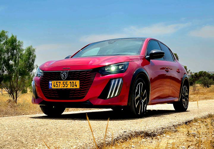 במבחן דרכים - קארדייט Peugeot 208 GT פיג'ו