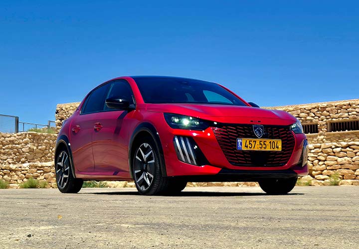 במבחן דרכים - קארדייט Peugeot 208 GT פיג'ו