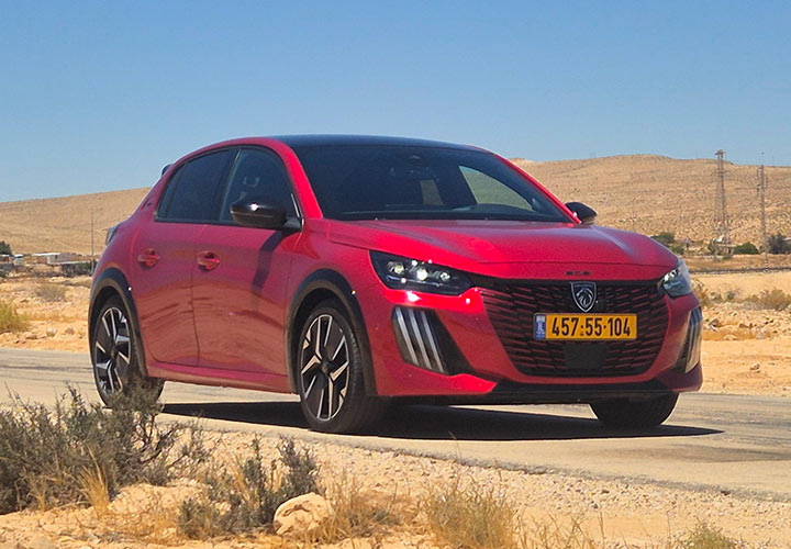 במבחן דרכים - קארדייט Peugeot 208 GT פיג'ו