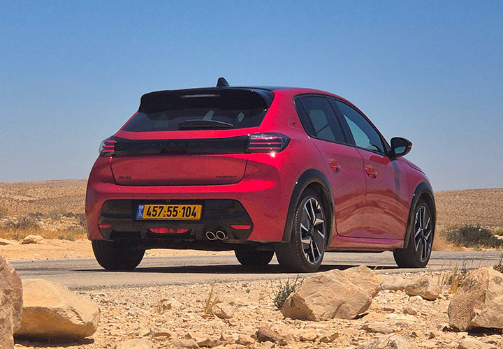 במבחן דרכים - קארדייט Peugeot 208 GT פיג'ו